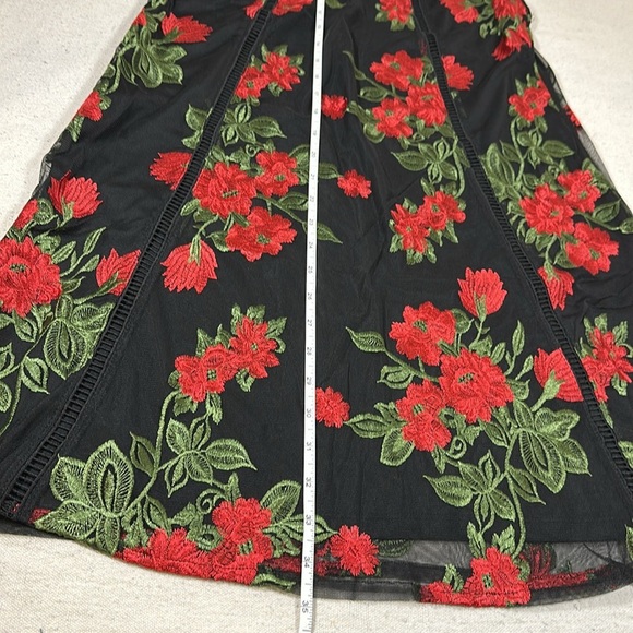 NWT Romeo & Juliet Couture Floral Embroidered Cocktail Dress, Women’s Medium - Picture 13 of 13
